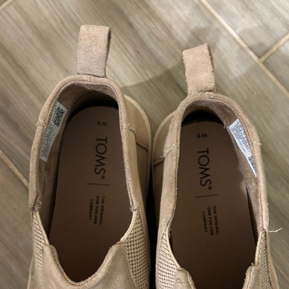 Toms Womens Bryce Beige Suede Slip On Shooties Shoes size 9 - Picture 3 of 7